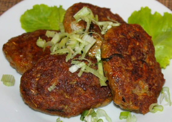 Котлеты из кабачков и говяжьего фарша Котлеты из кабачков и говяжьего фарша